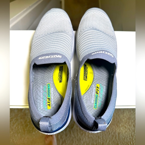 SKETCHERS - Slip On Classic Fit Air Cooled - Men’s Size 8 - Picture 2 of 12